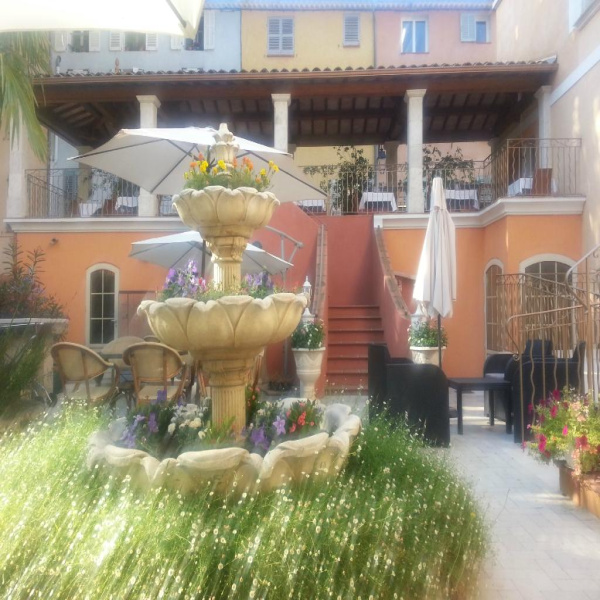 Vente Immobilier Professionnel Murs commerciaux Cotignac 83570